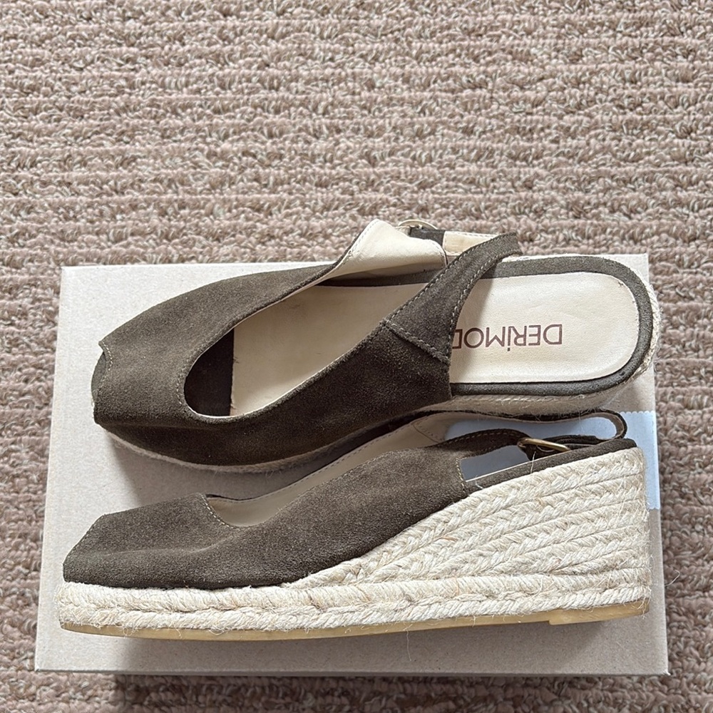 Green Espadrille Wedge Shoes with Jute Heel